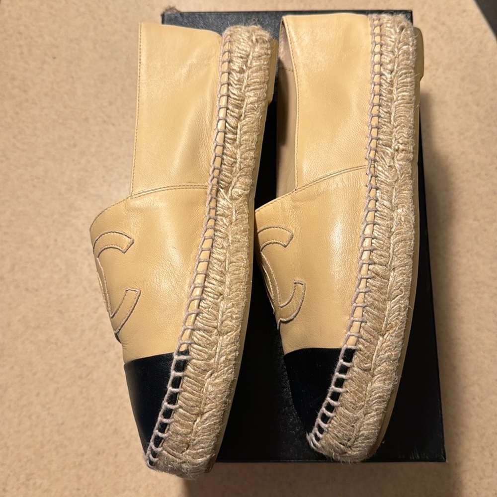 Chanel beige/black espadrilles AUTHENTIC - Picture 4 of 6
